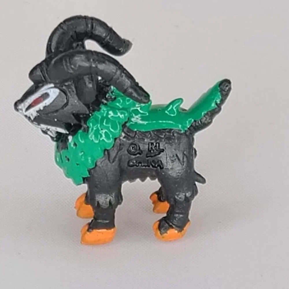 Pokemon 2000s Mini Vinyl R/L W Gumball Miniature Size Gogoat Action Figure B3 - Picture 7 of 11